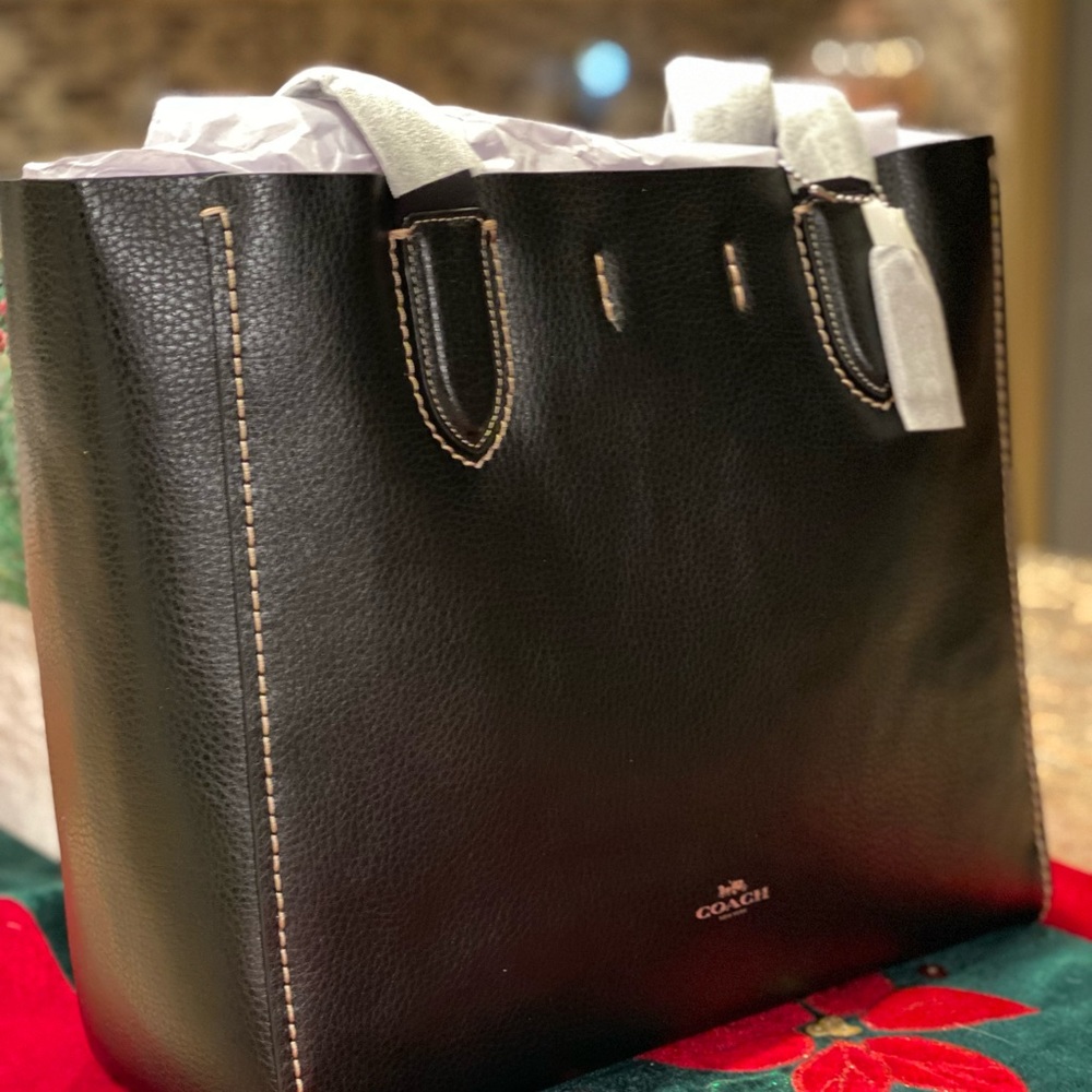 NWTs COACH Pebbled Leather Derby Tote Shoulder Bag in Gold/1941 Black with red - Picture 2 of 12
